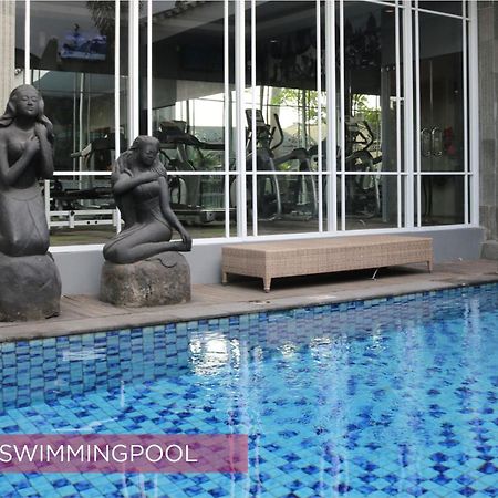 รามาดา สวีท บาย วินด์แฮม โซโล Hotel Surakarta  ภายนอก รูปภาพ