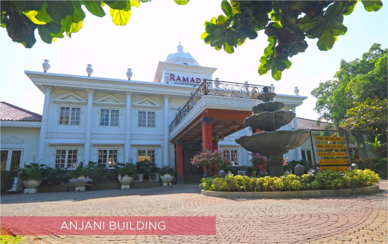รามาดา สวีท บาย วินด์แฮม โซโล Hotel Surakarta  ภายนอก รูปภาพ