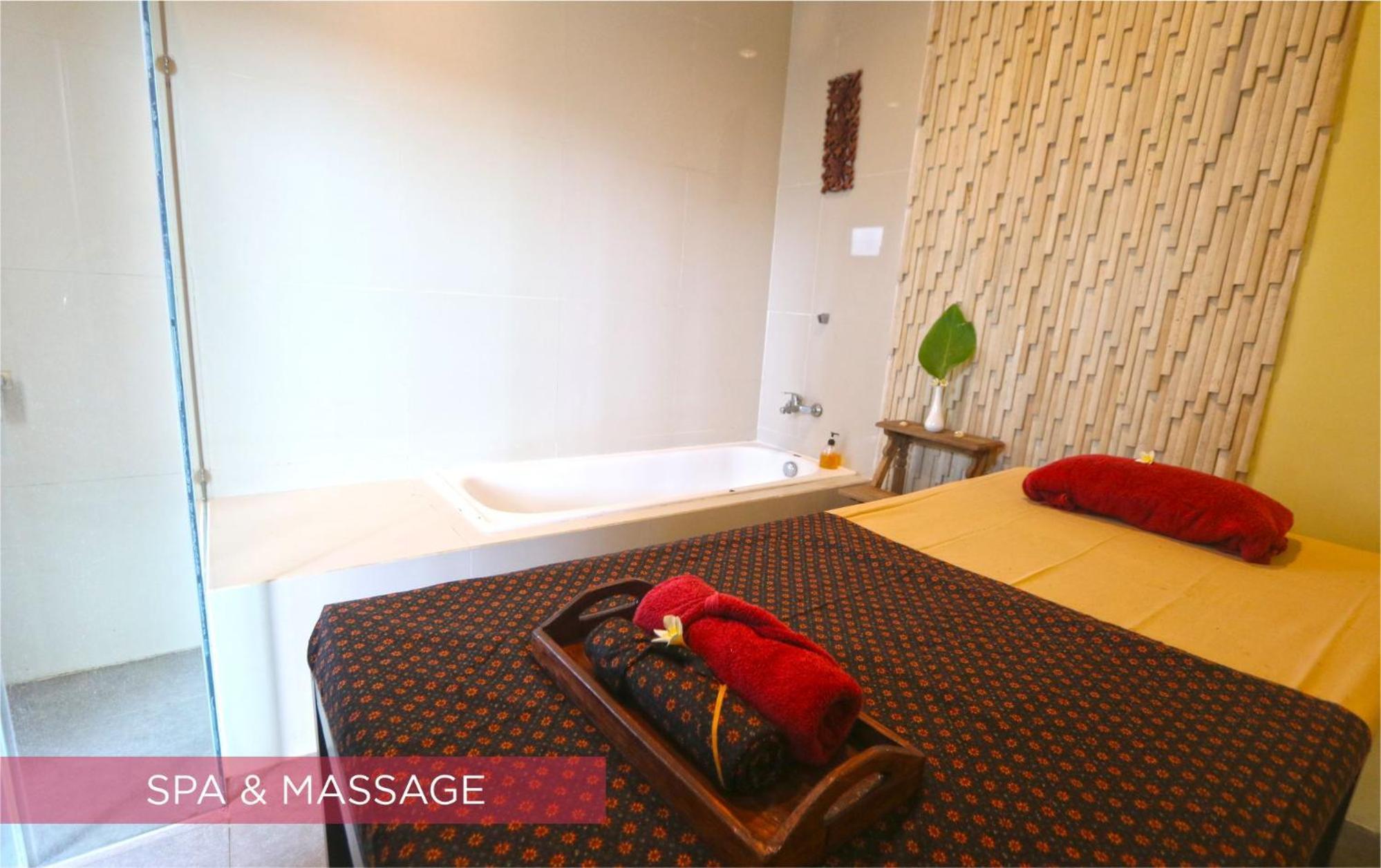 รามาดา สวีท บาย วินด์แฮม โซโล Hotel Surakarta  ภายนอก รูปภาพ